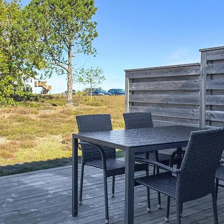 Vakantiehuis 2 Bedroom Cozy In *