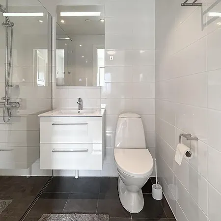 Vakantiehuis 2 Bedroom Cozy In *